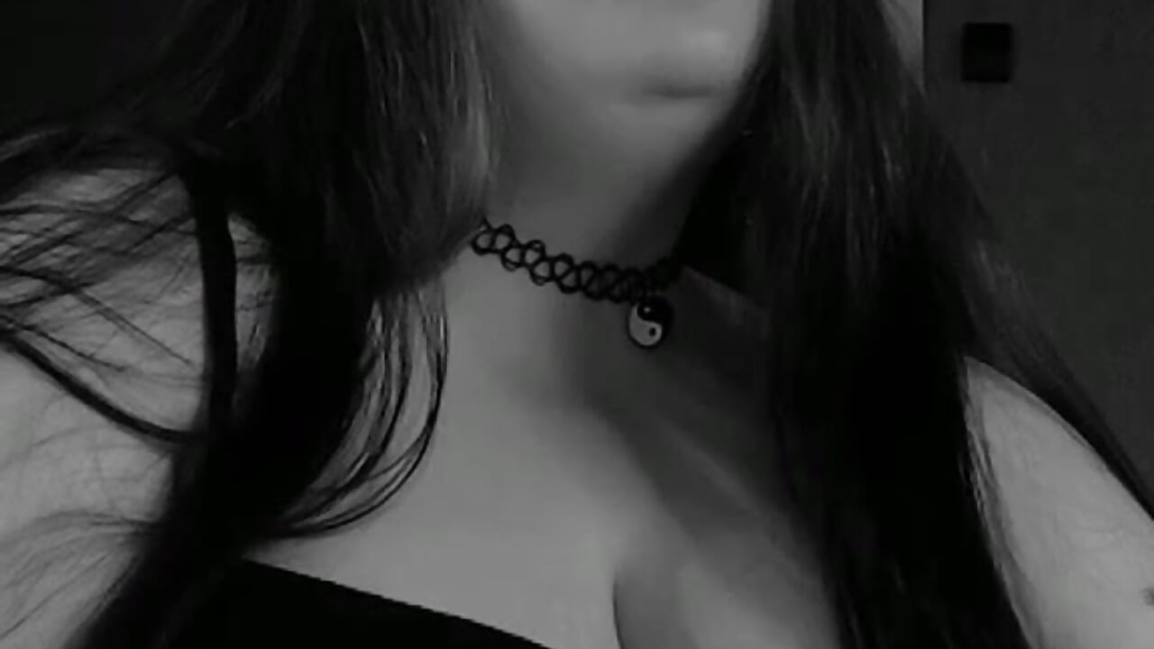 Smoky pleasure - video by EMMA__CONNOR cam model