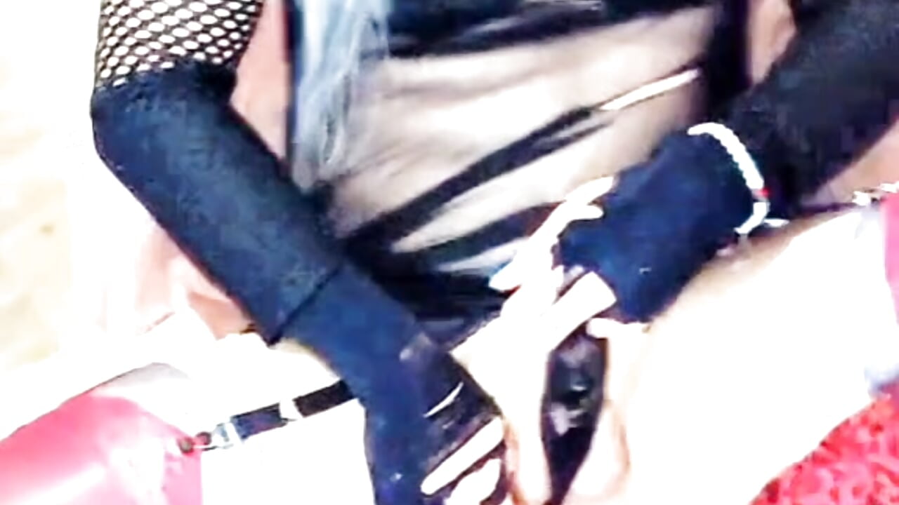 Pssssst... - clip cu DiamondDrillBit model videochat