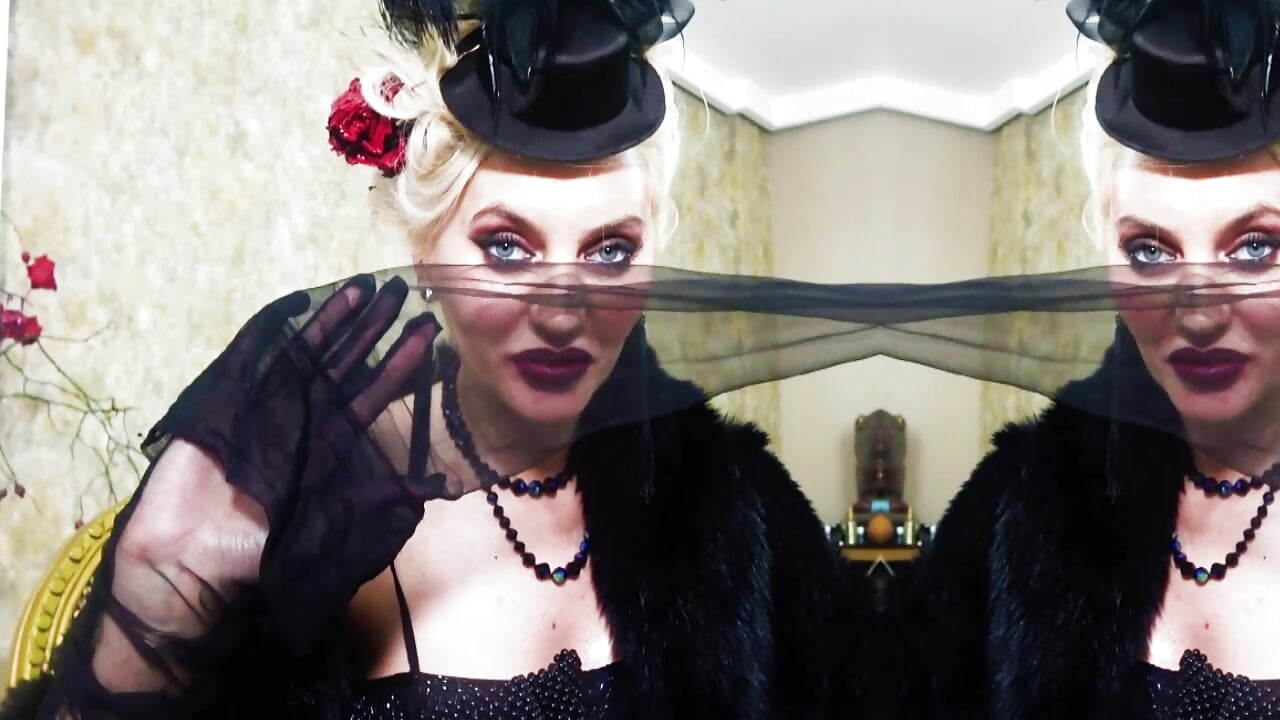 LOVE struck - video by GoddessCeline cam model