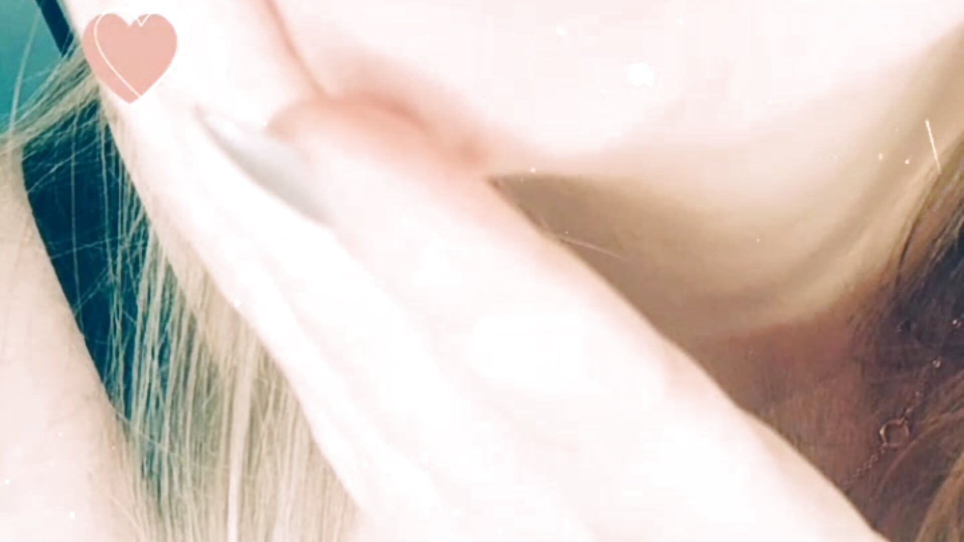 Kiss for my friends - video by Hot-Wiffe cam model