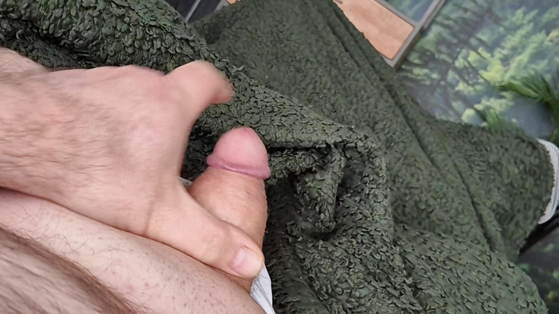 Love to jerk of on the couch❤️
