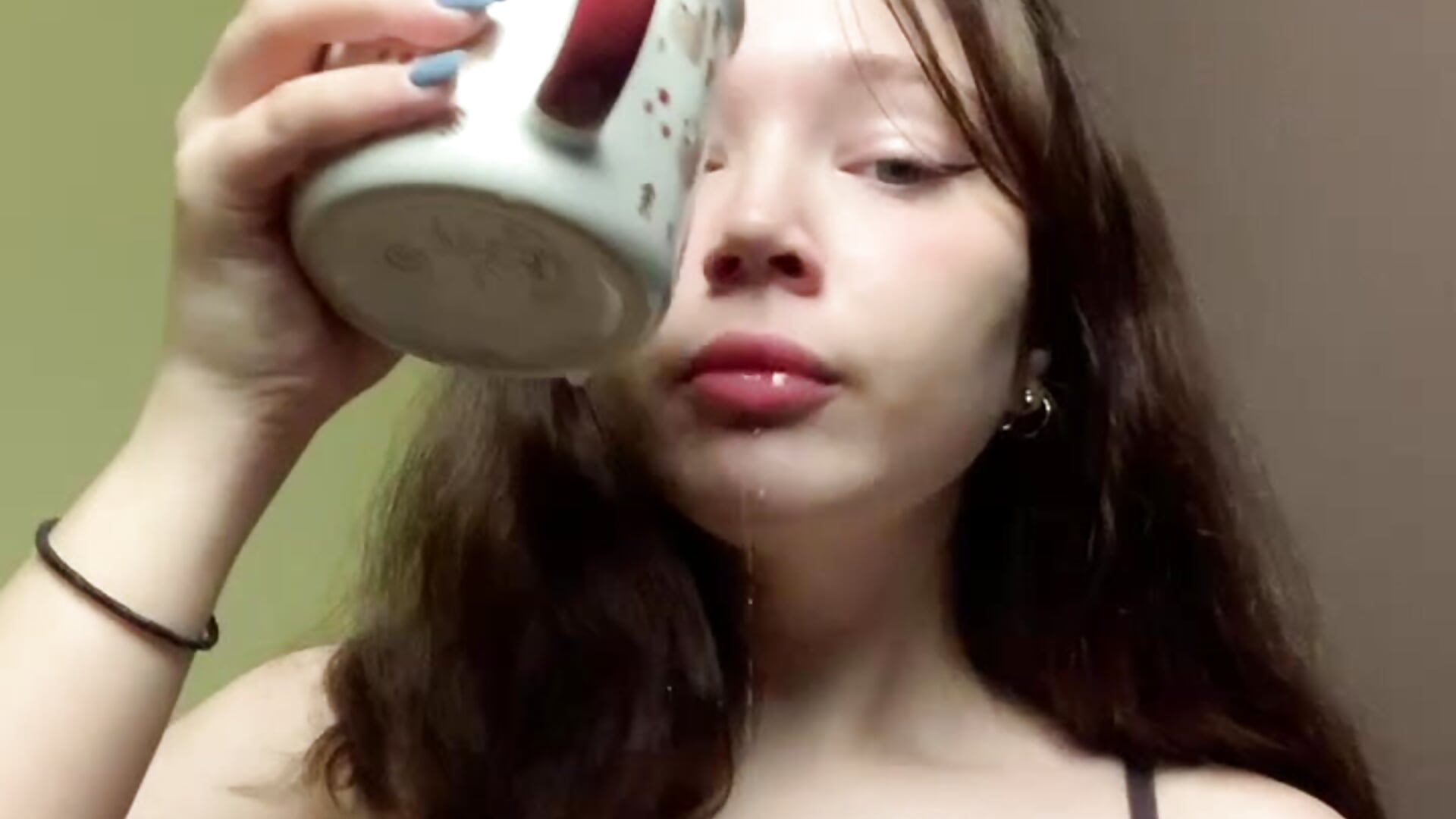 DRINKING WATER - video by MilenaSaint cam model