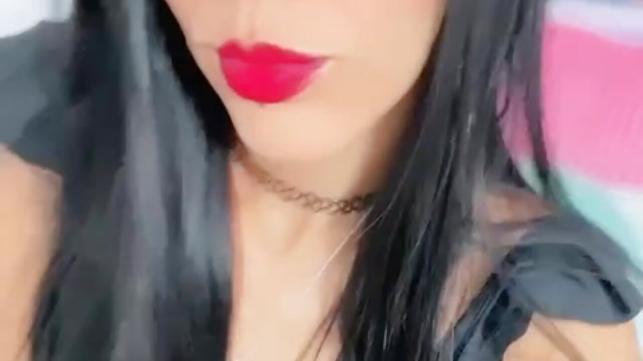 WhatsApp Video 2022-05-12 at 6,47,54 AM - video by bianca_lindaa cam model