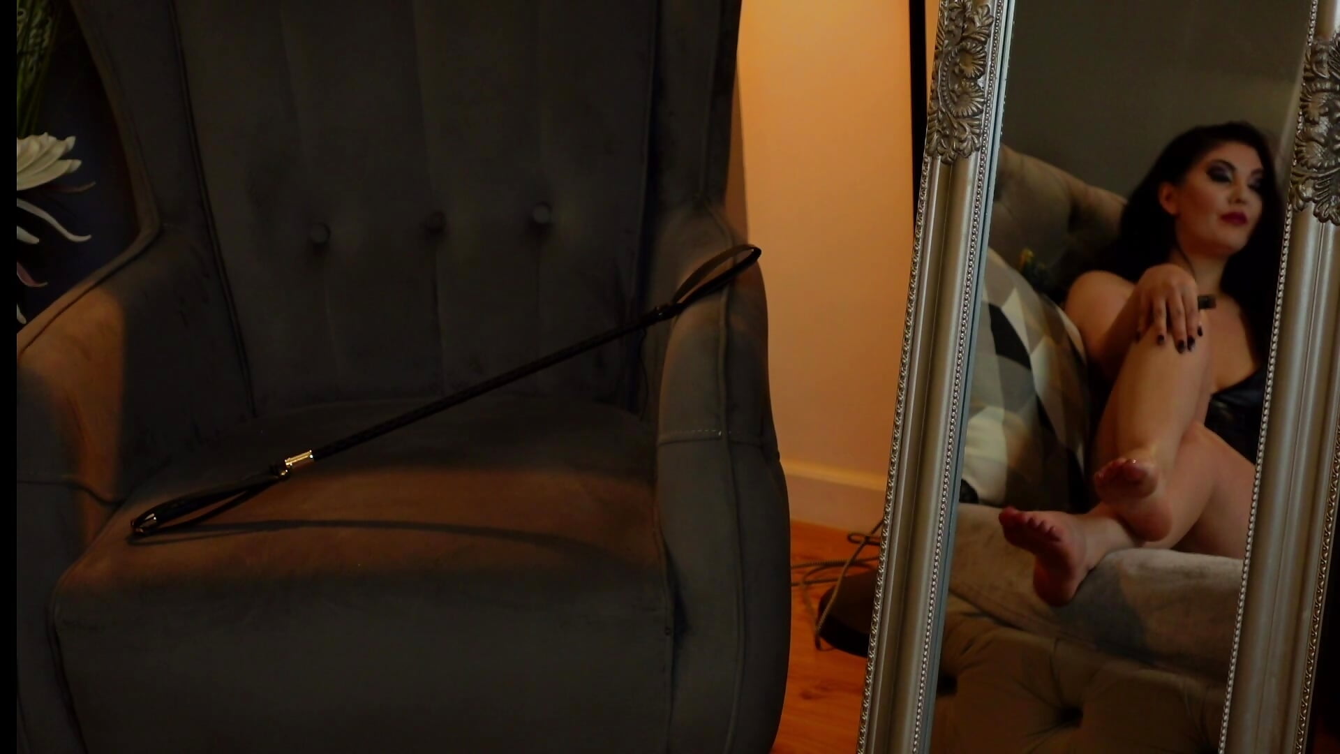 feet tease 1 - vidéo du modèle de showcams ErikaaJ