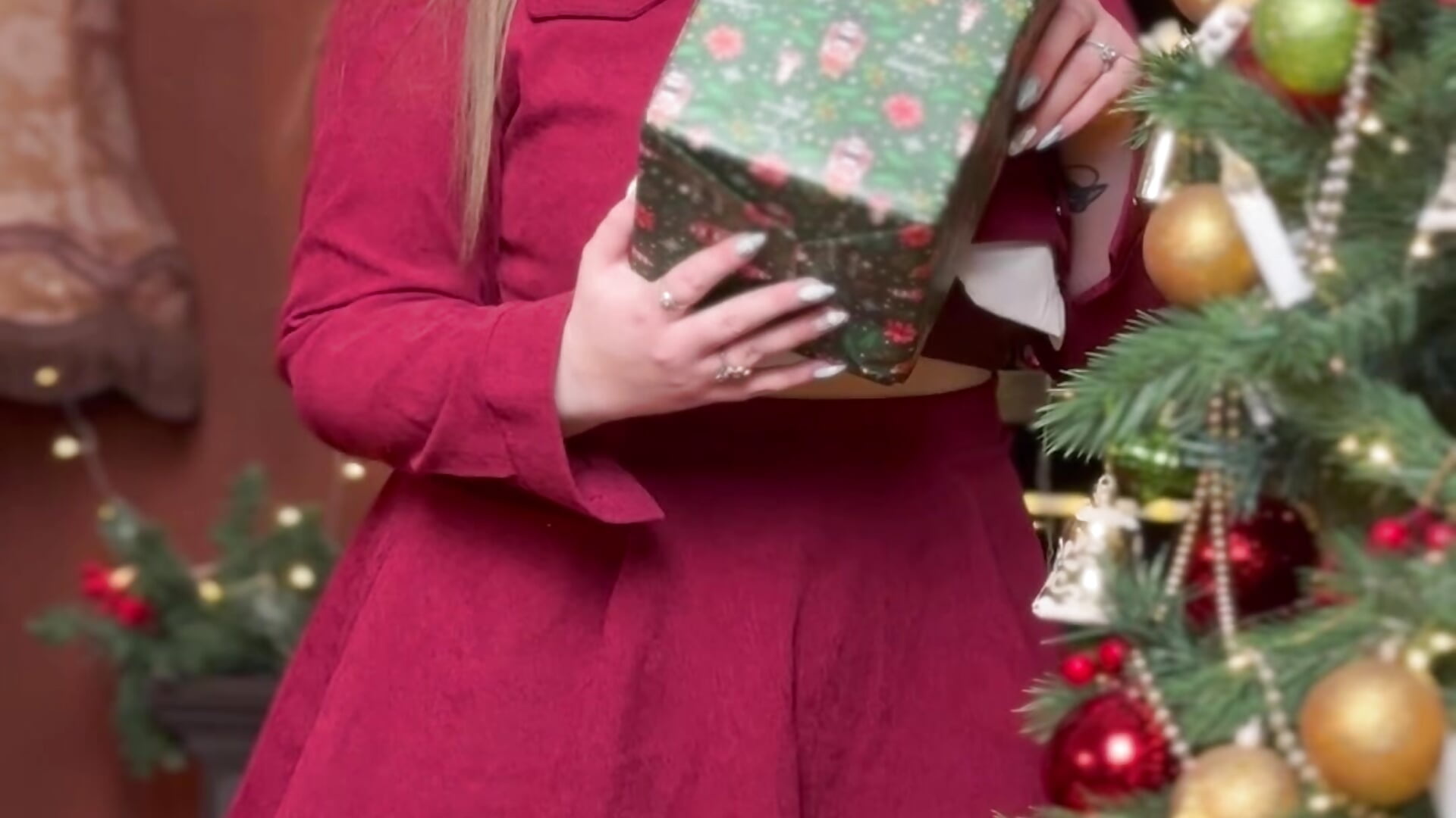 Christmas cozy - video by PixelGoddess cam model