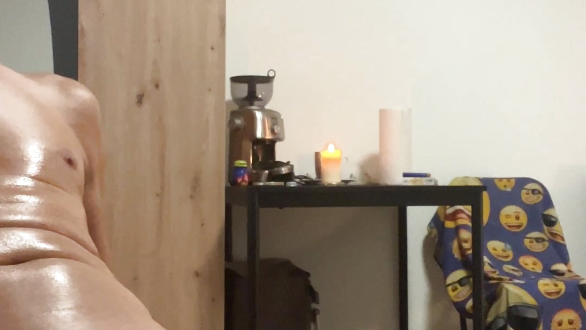 Vor Freundin wichsen - video by Platinum211 cam model