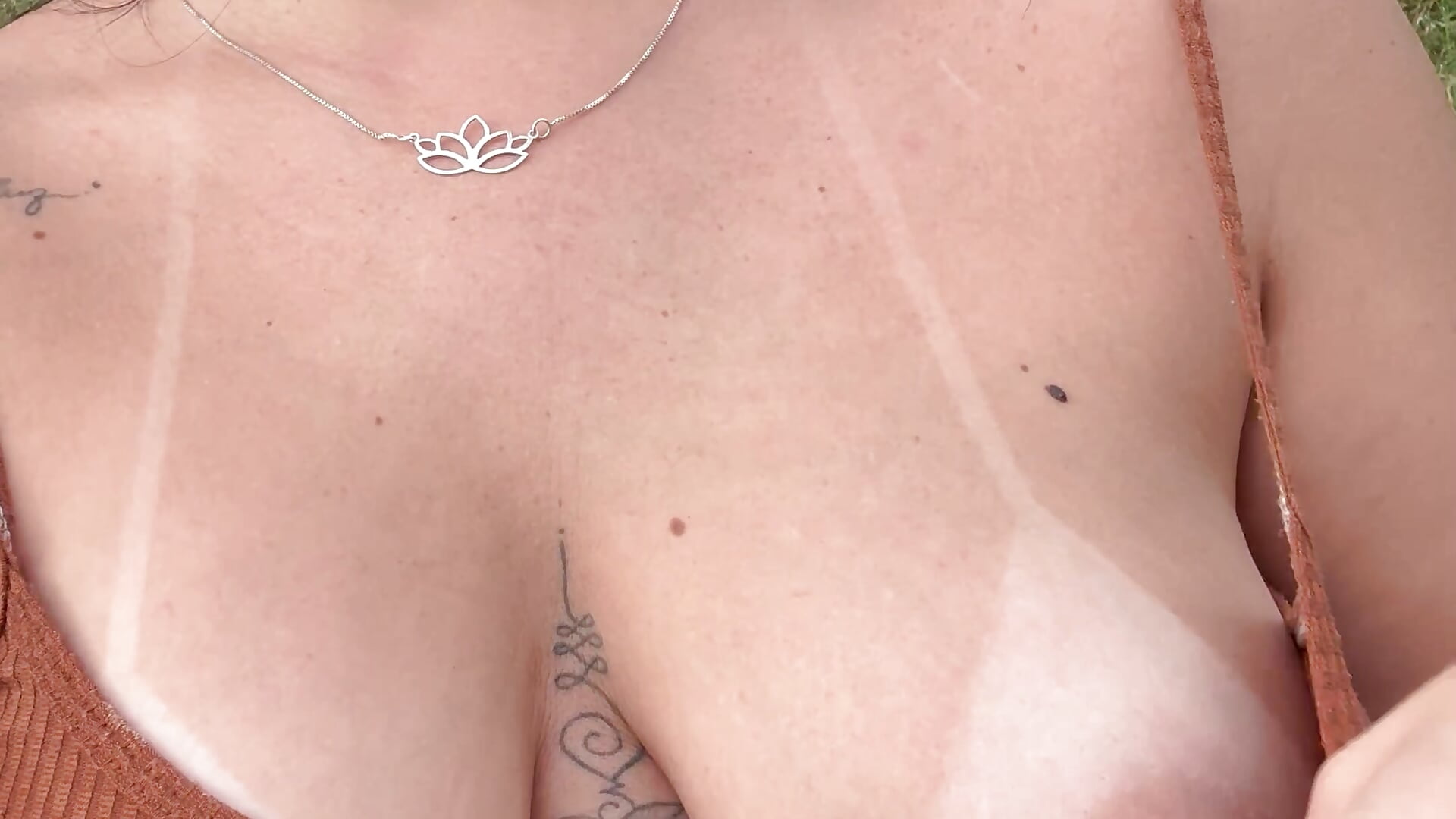 Naughty girl outdoors - video by NathFox cam model