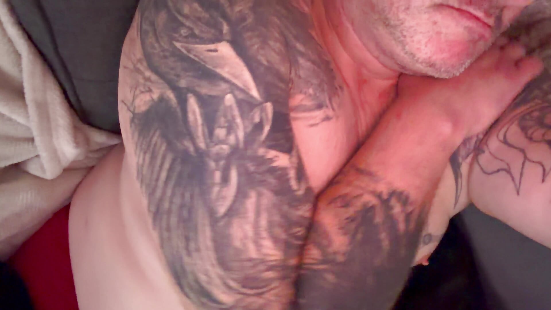 Im soo horny rubbing my veiny cock 🤤 p1