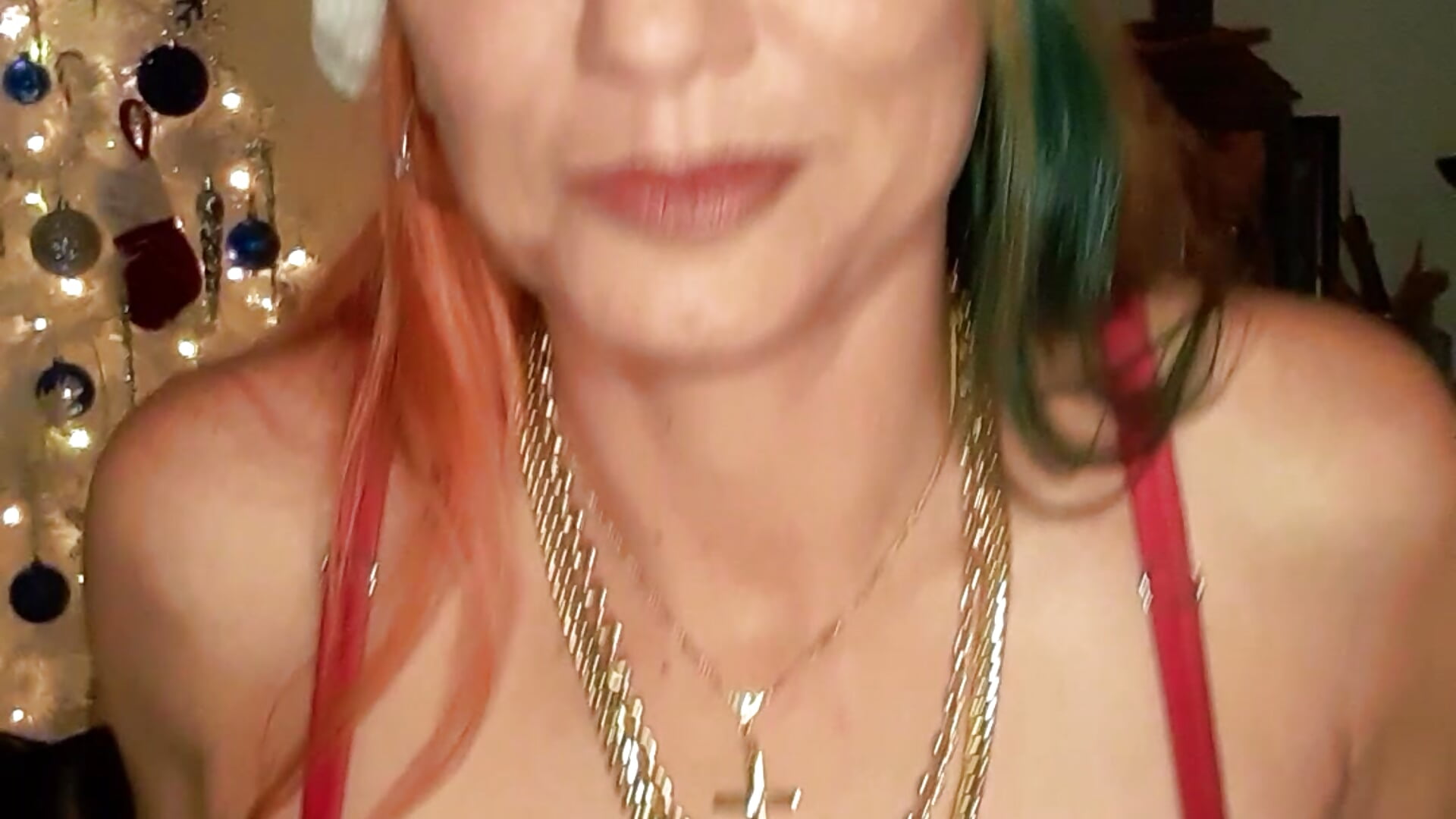 Santas Naughty Helper - video by Larissa_6969 cam model