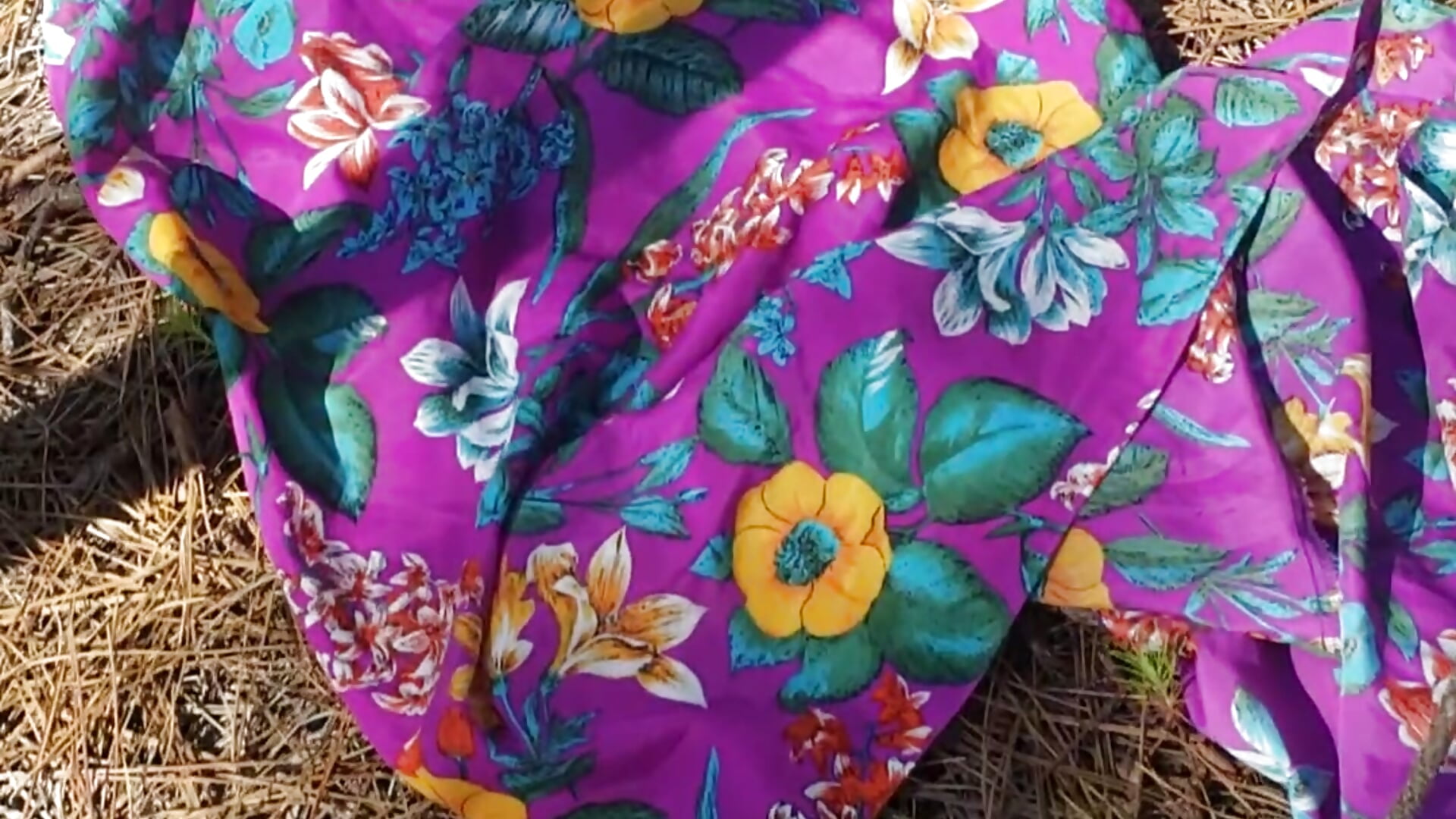 walking naked in forest - video by PrincessLauren420 cam model