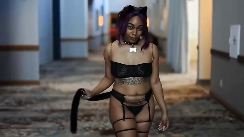 Yoruichi twerk - video by Cheybaaee cam model