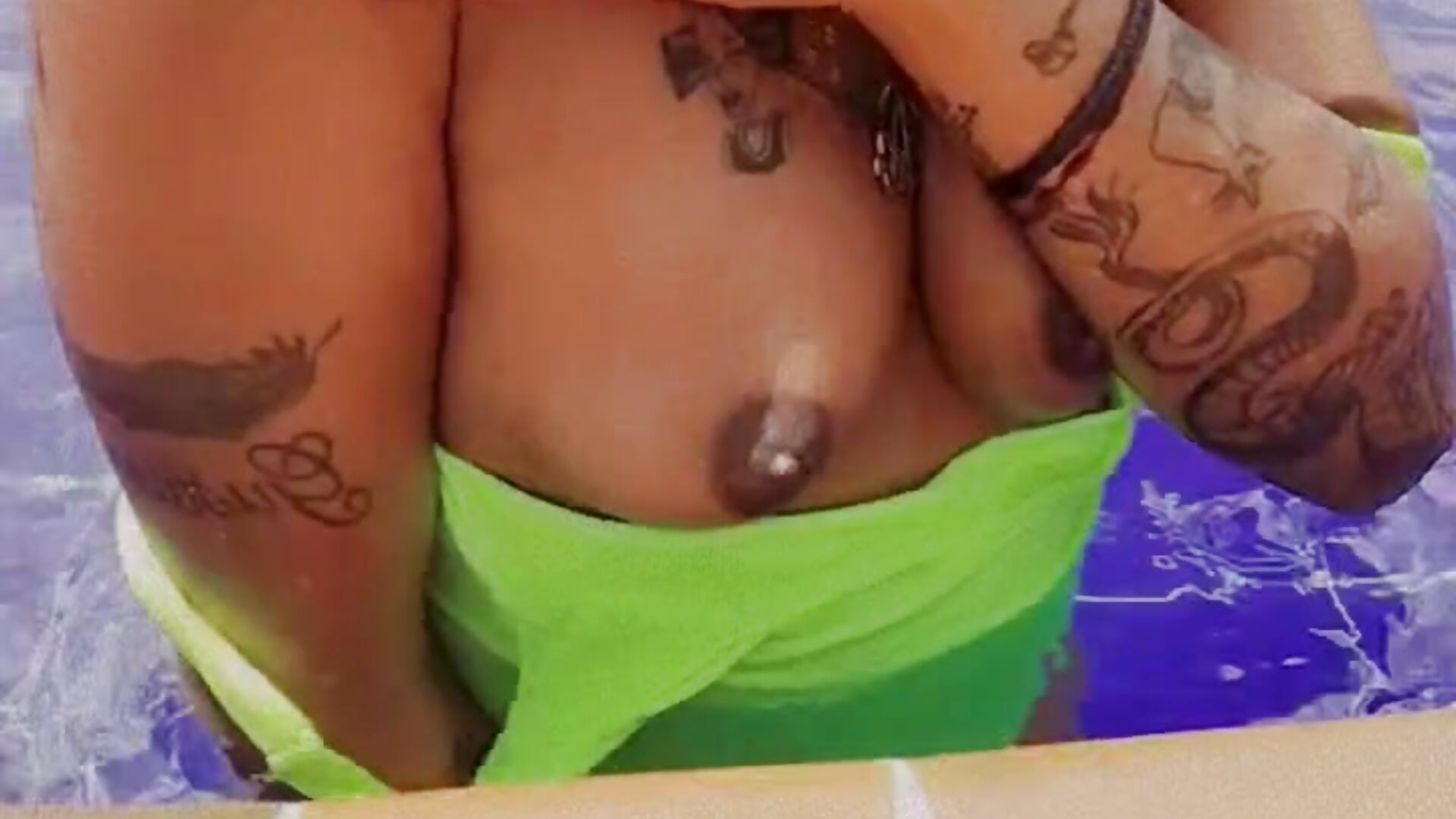 Hot body and sweet titts - video by tsviolett cam model