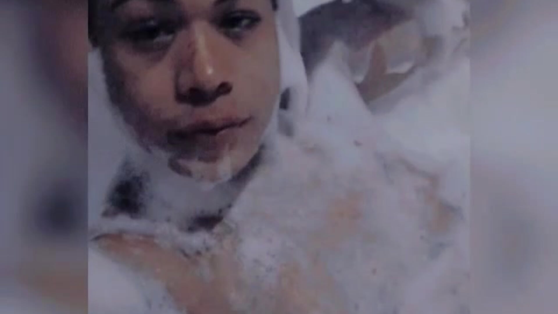 I love a hot water bath and a soft foam - video by tsviolett cam model