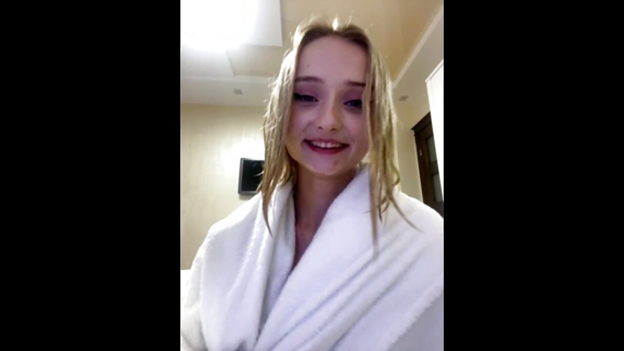 MirnaMeeow Freezing after bathshow - video by MirnaMeeow cam model