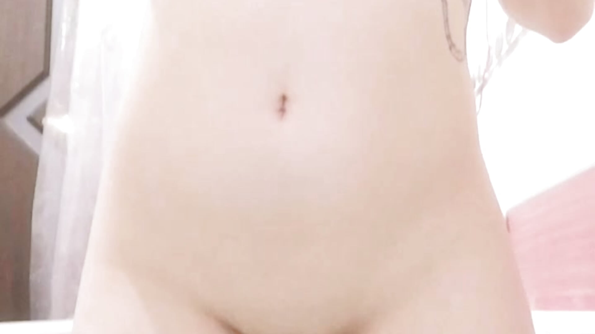 Dildo and vibrator orgasm in my bathroom－カメラキャストのYunaPeaceの動画