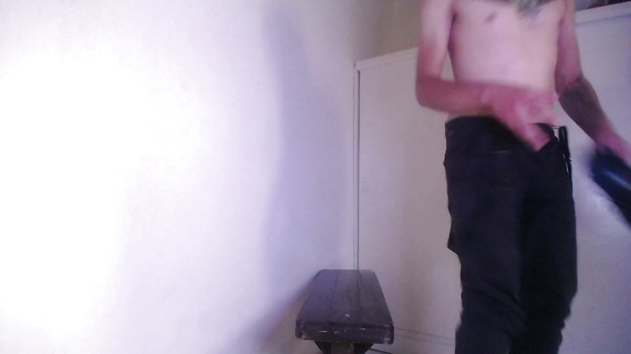 obey me - відео від вебкаммоделі dannnyhot24