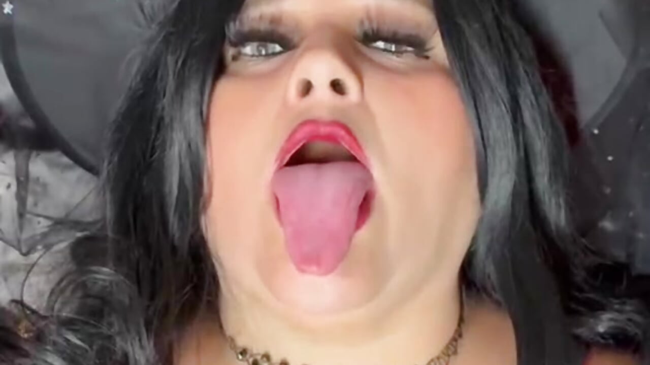 THIS IS HALLOWEEN ENTER IF YOU DARE - video av Kerly_Doll cam-modell