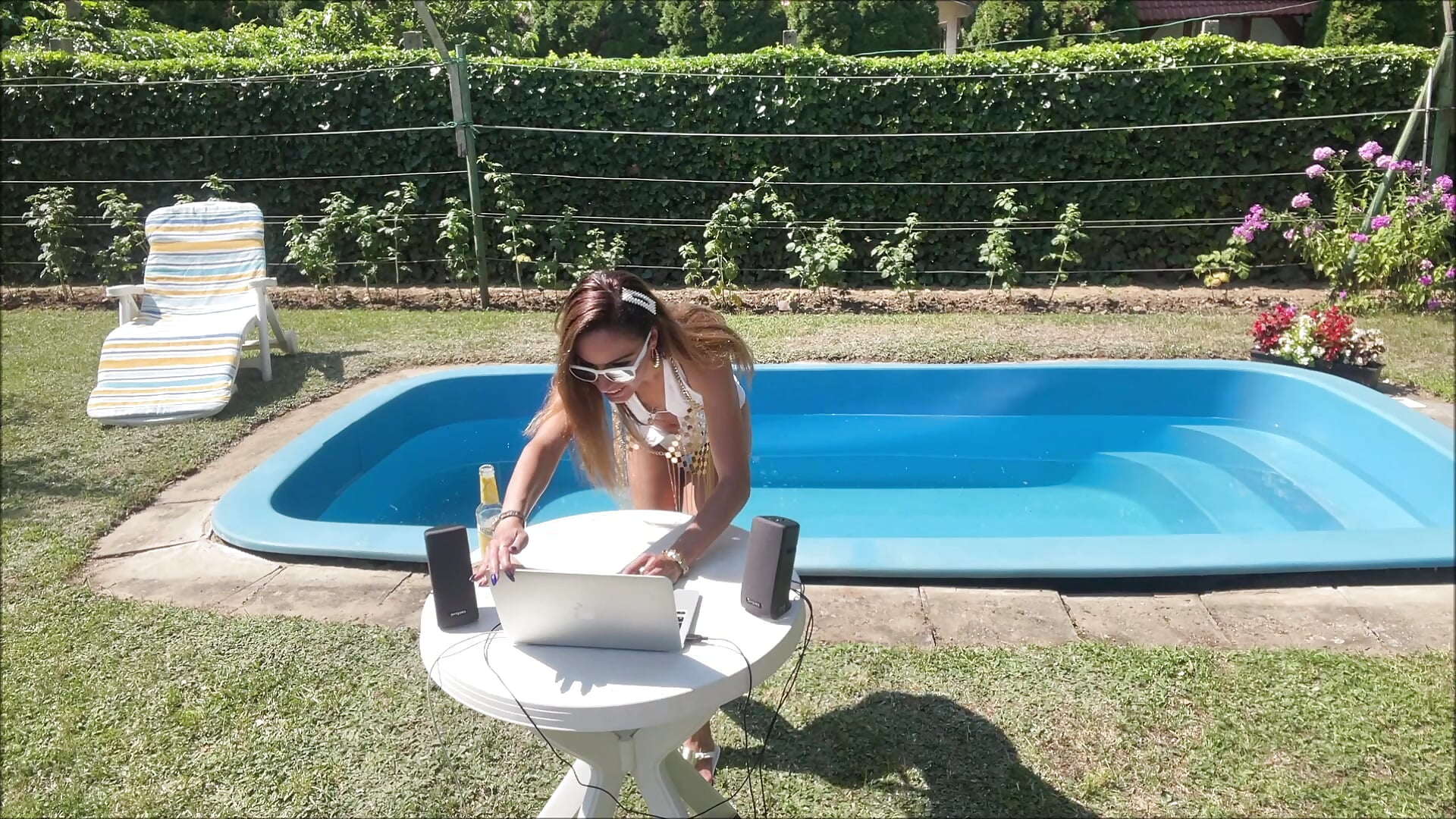 Pool Party - video van JaneDejaySC cam-model