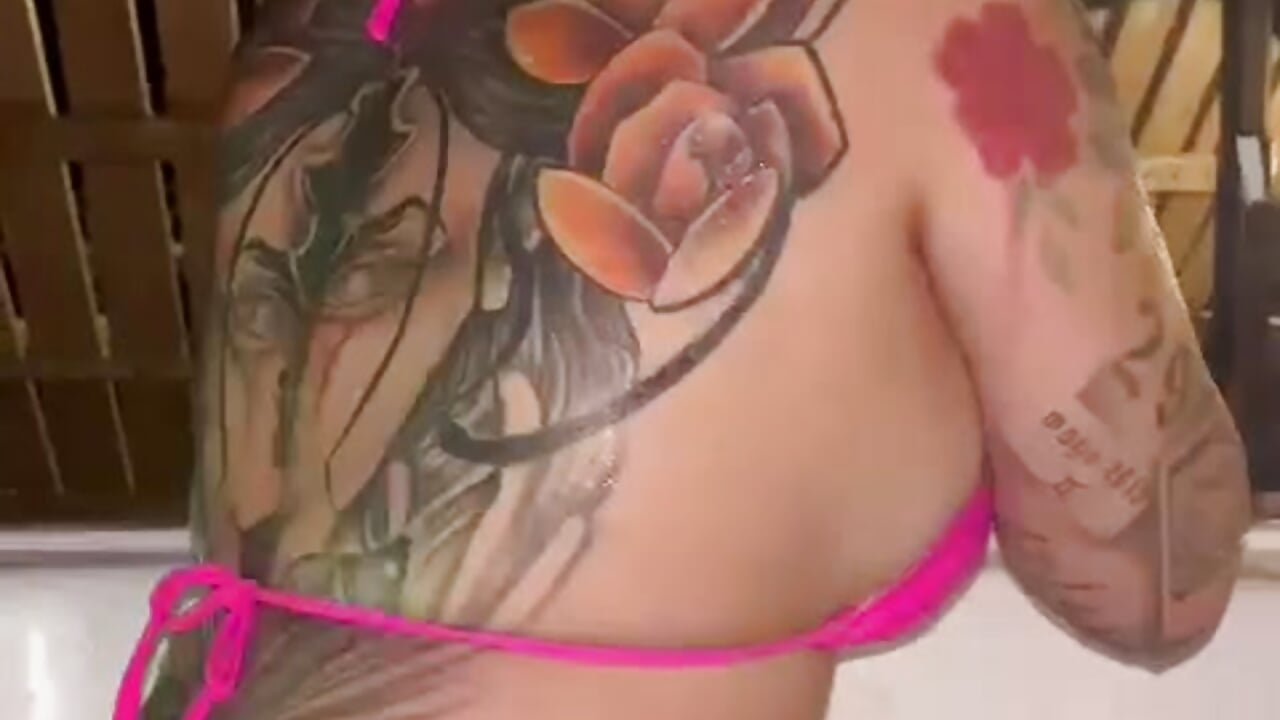 something of me that few know - video by aniiee_x cam model