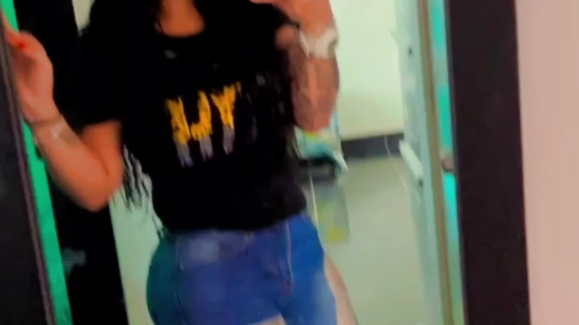 d139e3f324c544ad81d94a7bcff5e90c - video by aniiee_x cam model