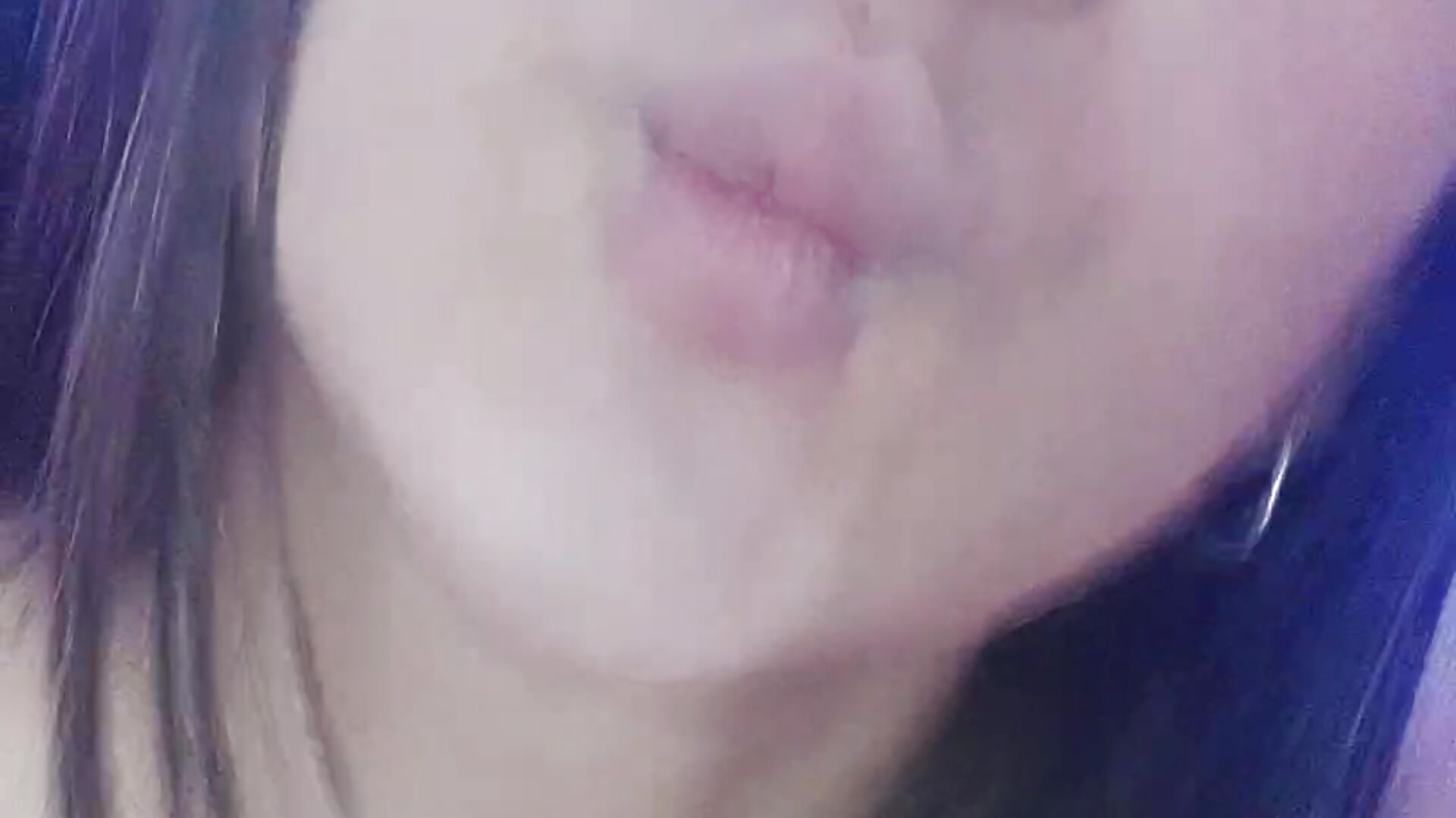 Kisses - video by Alyshanon18 cam model