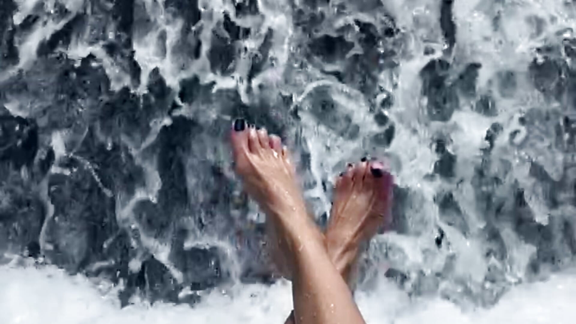 Waterfall foot worship - video by KittyWhispers cam model