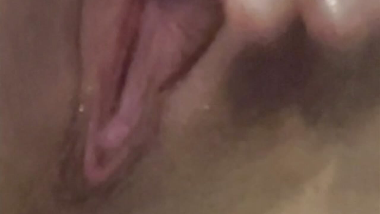 Wet pussy - video của người mẫu cam Alyssa_rhoades