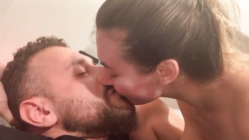 Make out session - video của người mẫu cam Alyssa_rhoades