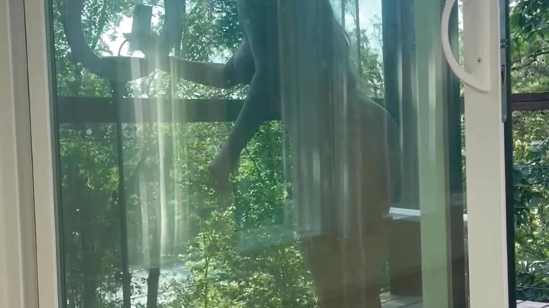 Naked outside - video của người mẫu cam Alyssa_rhoades