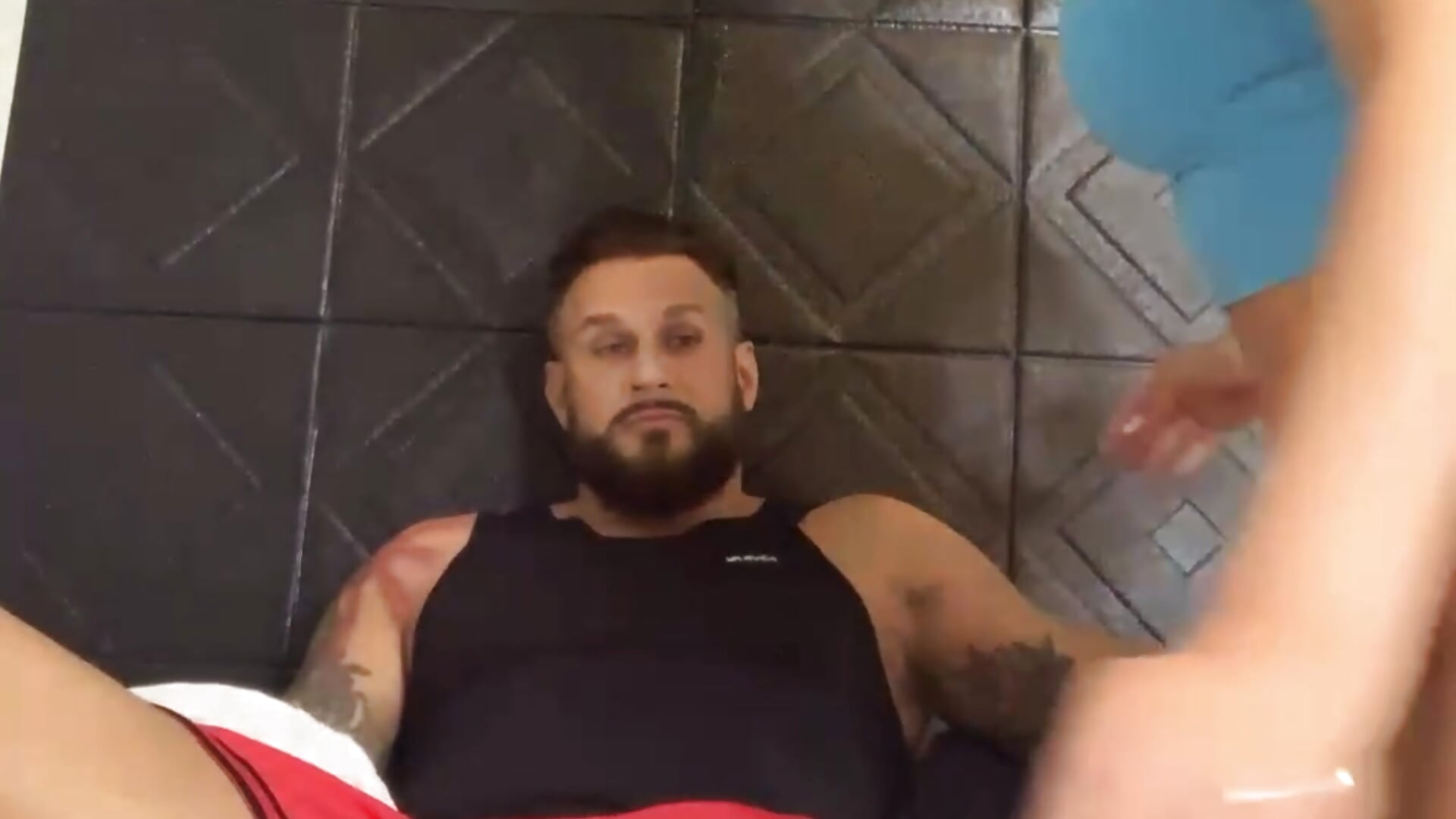 Naked grinding on his dick teasing him and he rubs my wet pussy - clip cu Alyssa_rhoades model videochat