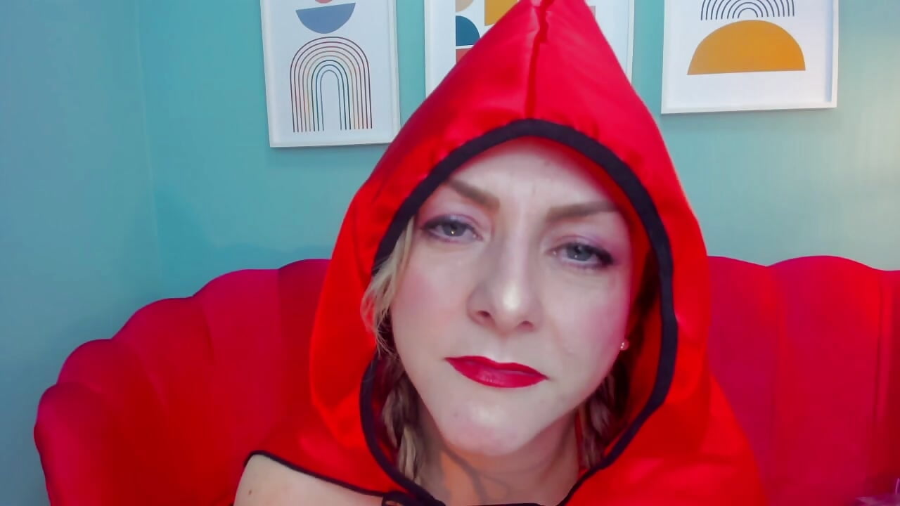 little Red Riding Hood - video by MADAMEMATURE_ cam model