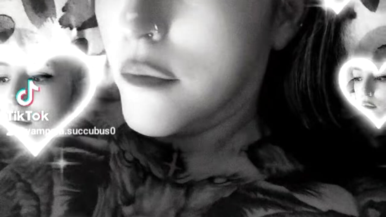 KISSME 🐰🐰🐰🐰 - vídeo de vamporasuccubus19777