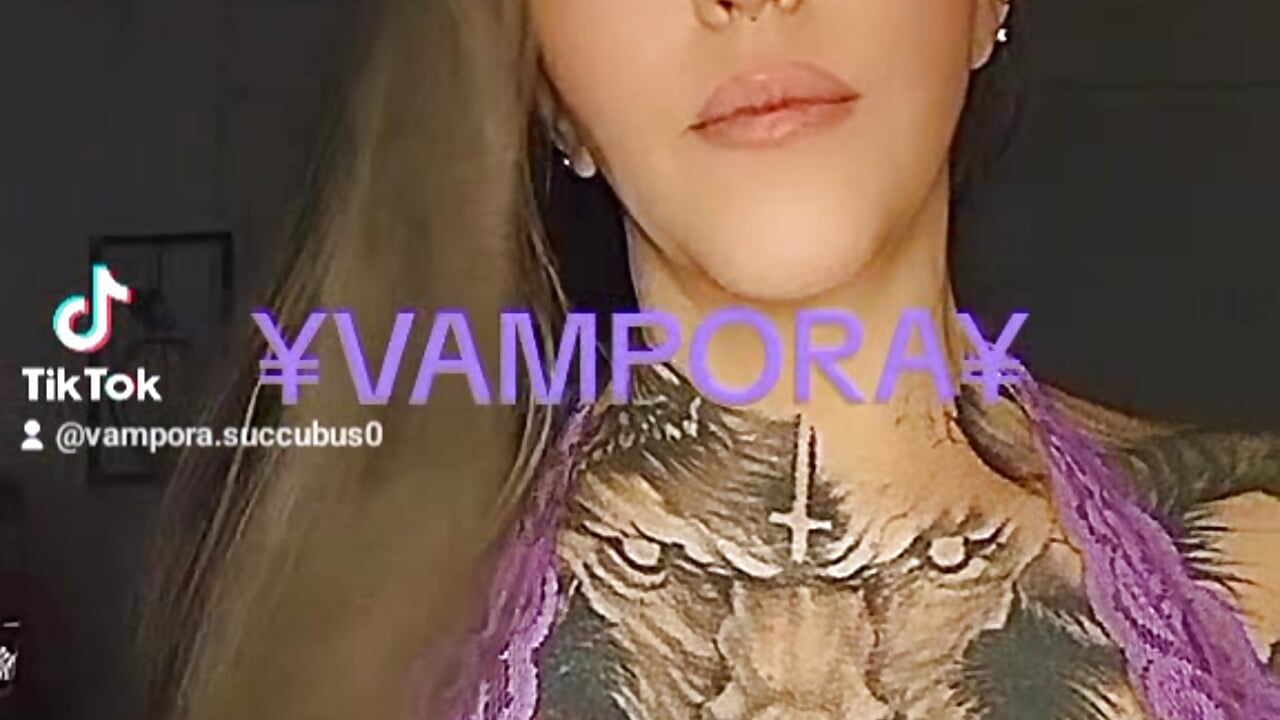 LOOK AD ME👽 - vídeo de vamporasuccubus19777