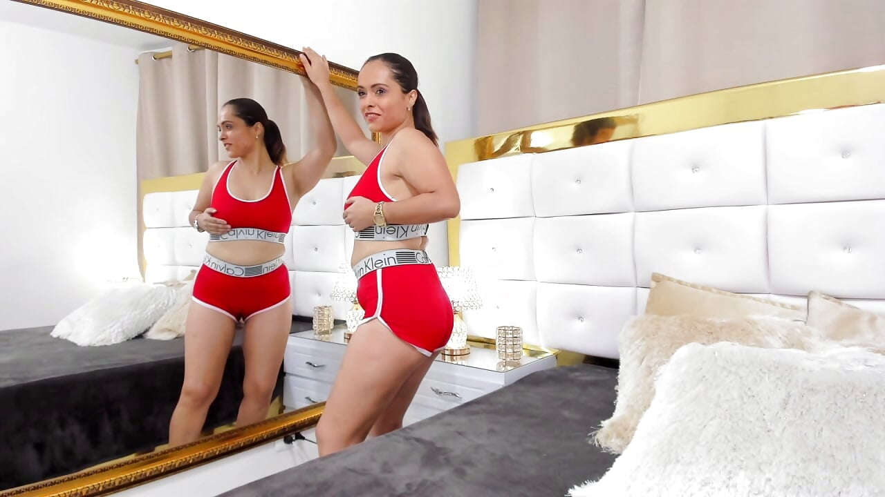 Sports - video by MarilynVega1 cam model