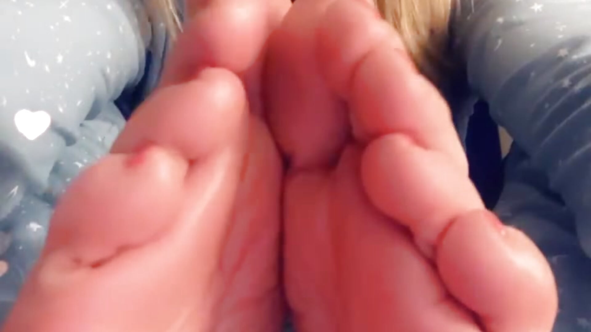 Light feet - vidéo du modèle de showcams -Ellisa-