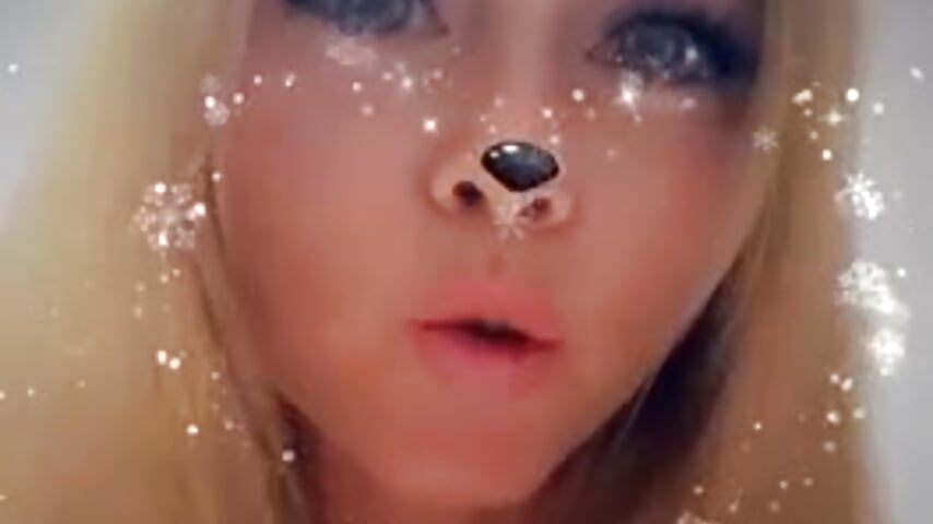 trim,1B926708-1187-4B88-904E-EEA187EA5D05 - vidéo du modèle de showcams -Ellisa-