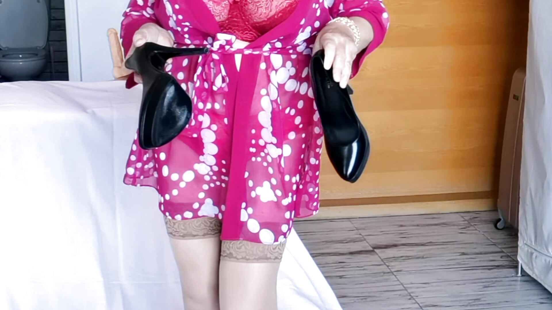 Something about me - video oleh MariaOld kamera model