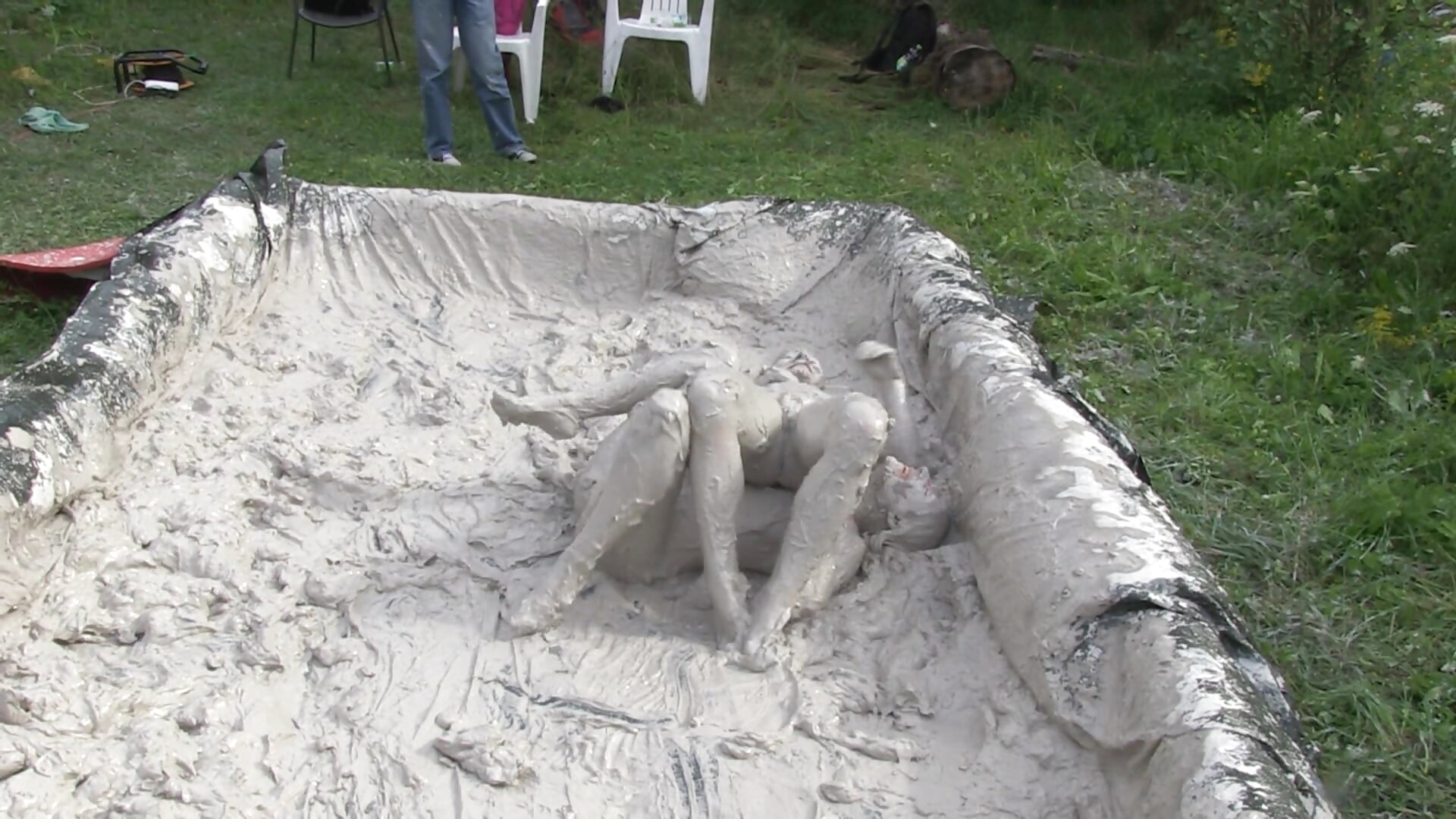 Mudfight threesome - video by Nova-Nilla cam model