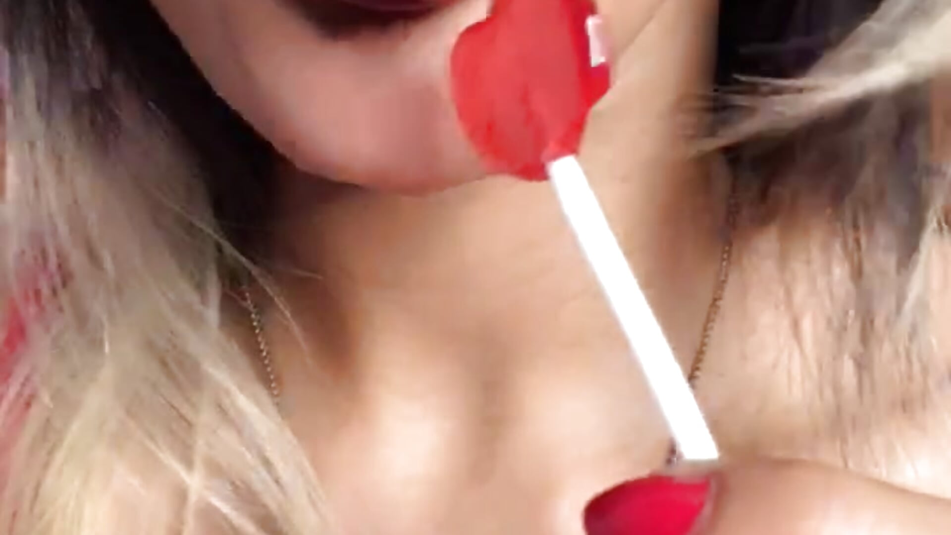 <3 - video by GoldenGizelle cam model