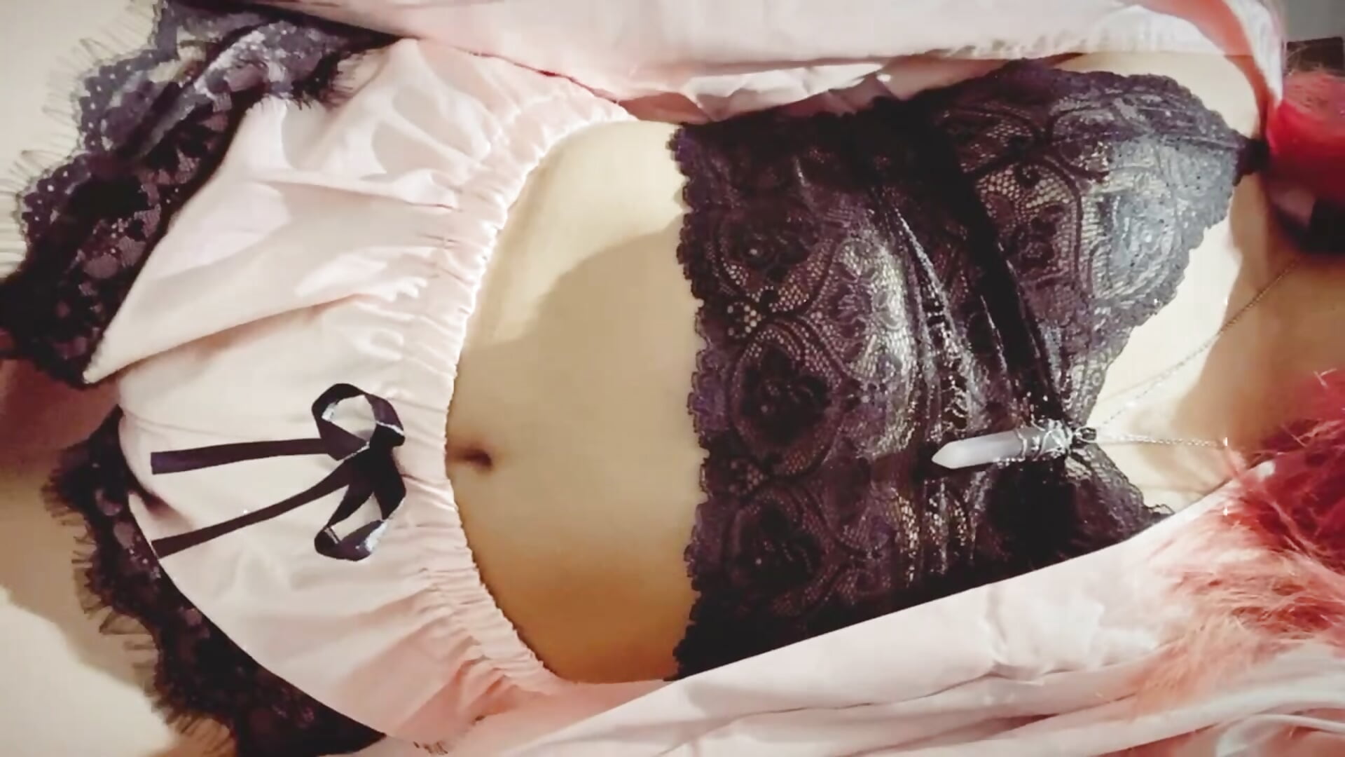 Tight cameltoe - video by GoldenGizelle cam model