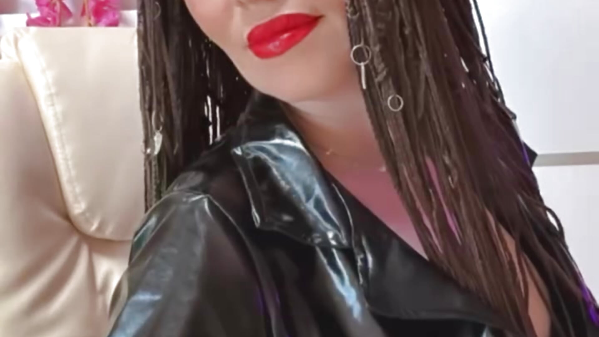 In black leather - video by Cutie_orgasm cam model