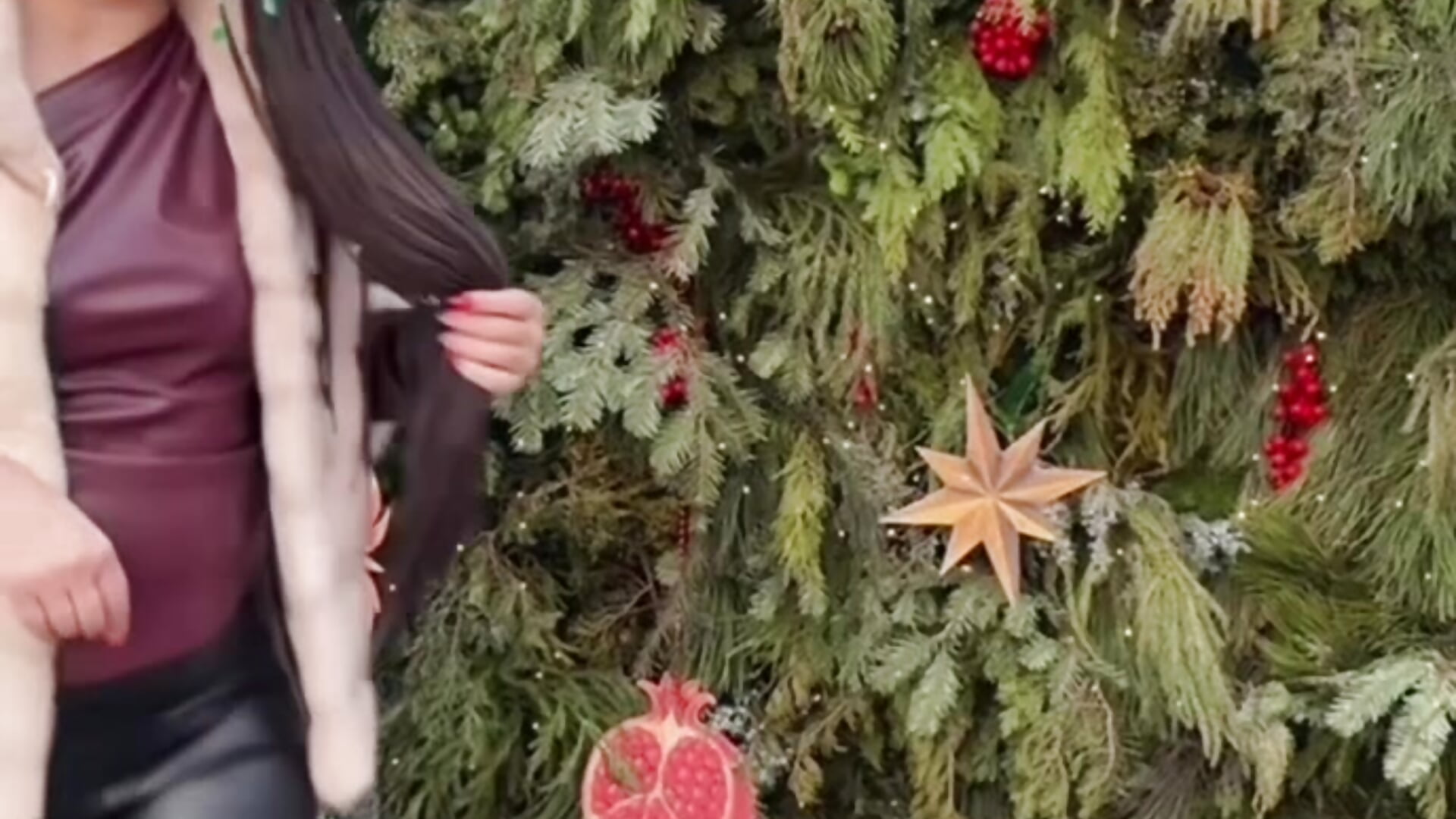 When the sity smells of pine and holidays - video by Cutie_orgasm cam model