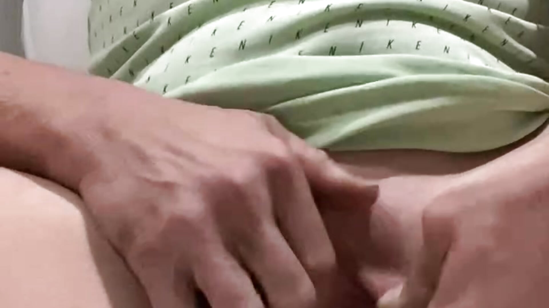 Cucumber - Vídeo de athleticmilf