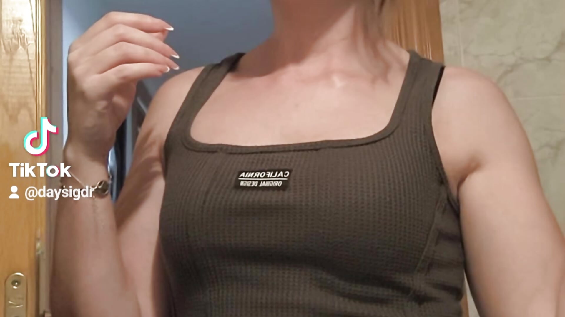 1000012370 - video by Ella_Rose cam model