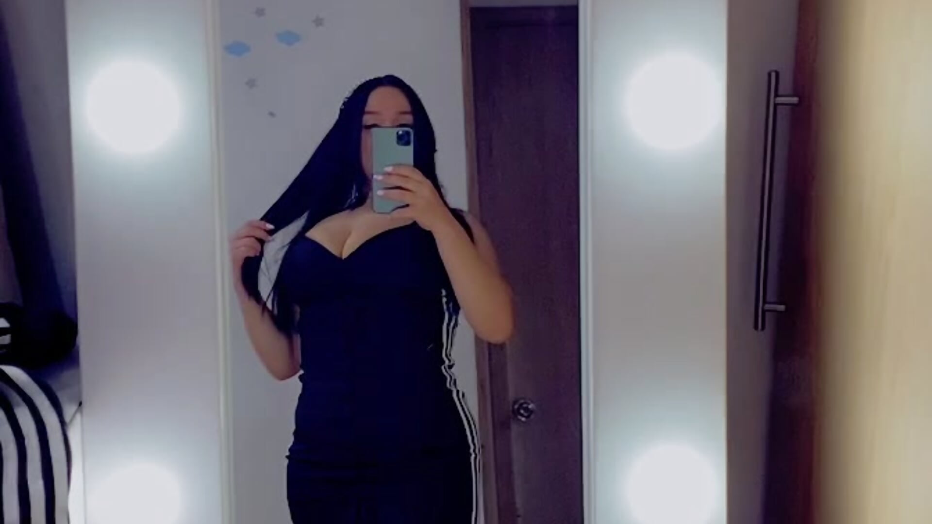 filtered-2E4A5F2D-15DF-4700-8828-BDA97FE31DD3 - відео від вебкаммоделі milena-bigsquirt-