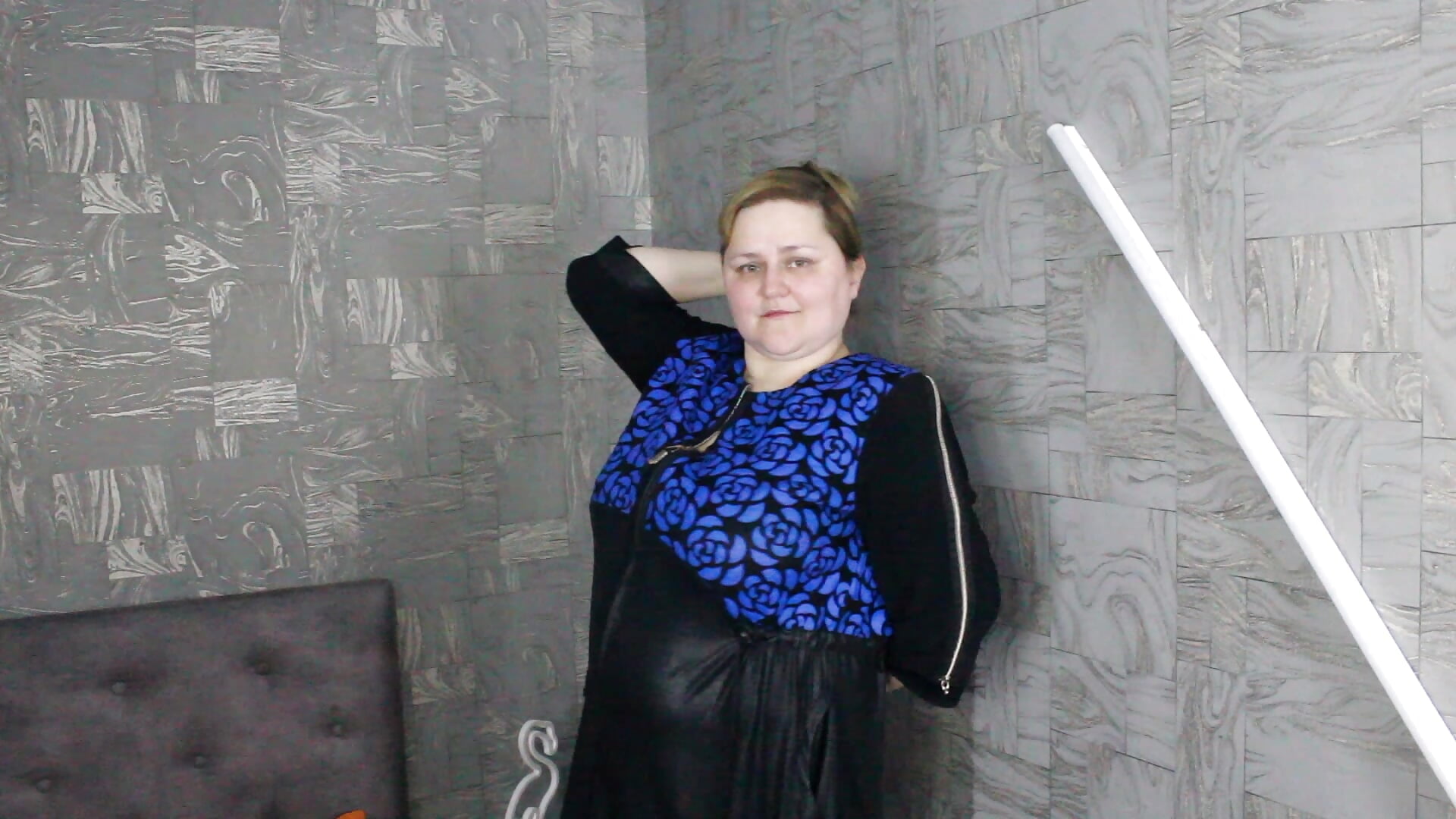 Tease you - video by ScarlettSoft cam model