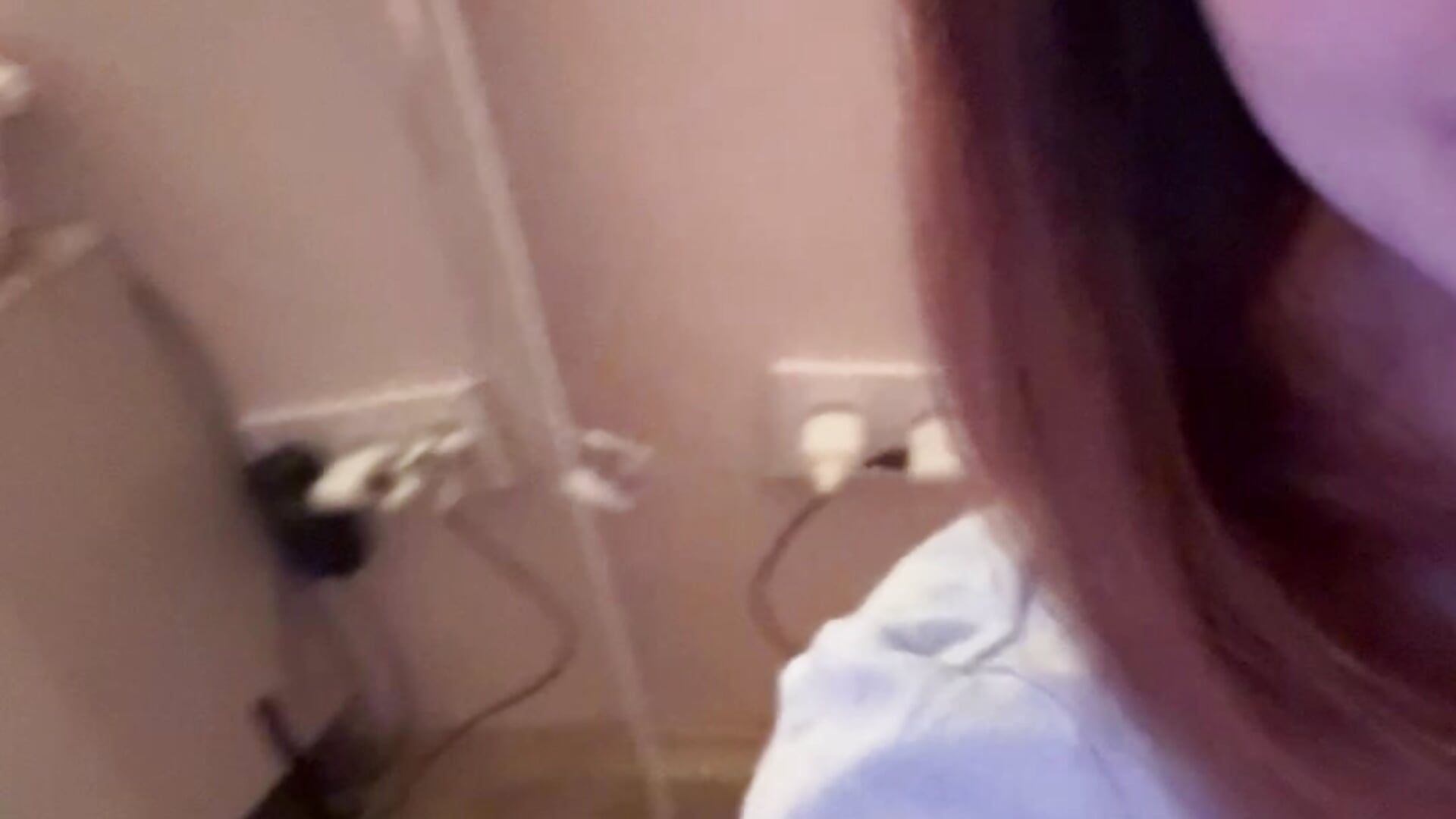 Ass in the little mirror - video od modelky/modela _Amberlley