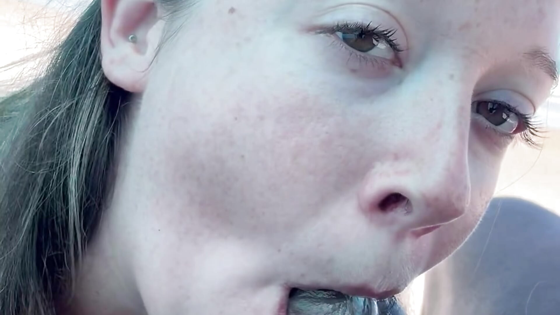 (CUCK VIBES) Your GF Sucks a “Random” BBC at the Nude Beach - vídeo de la modelo de cam boomboomr00m