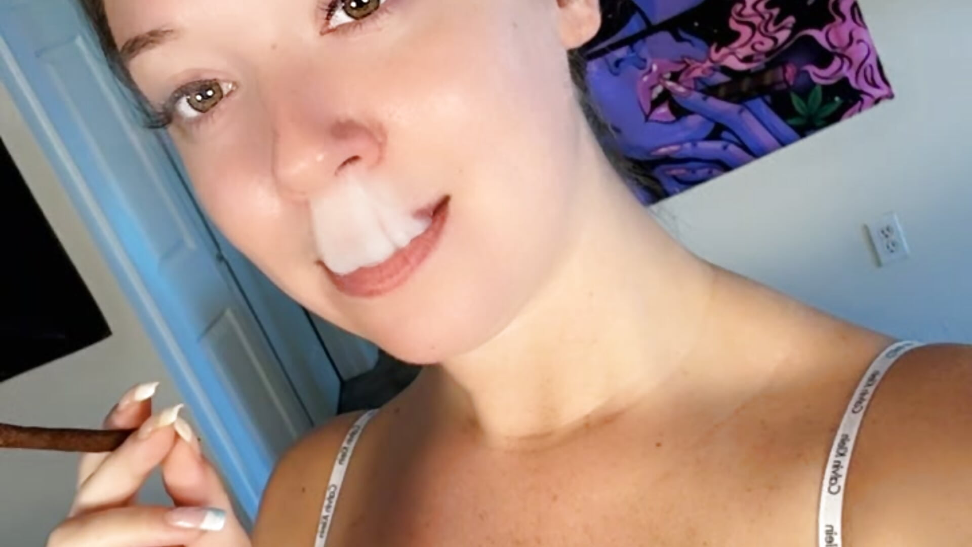 Puff puff pass 💨 - video di boomboomr00m