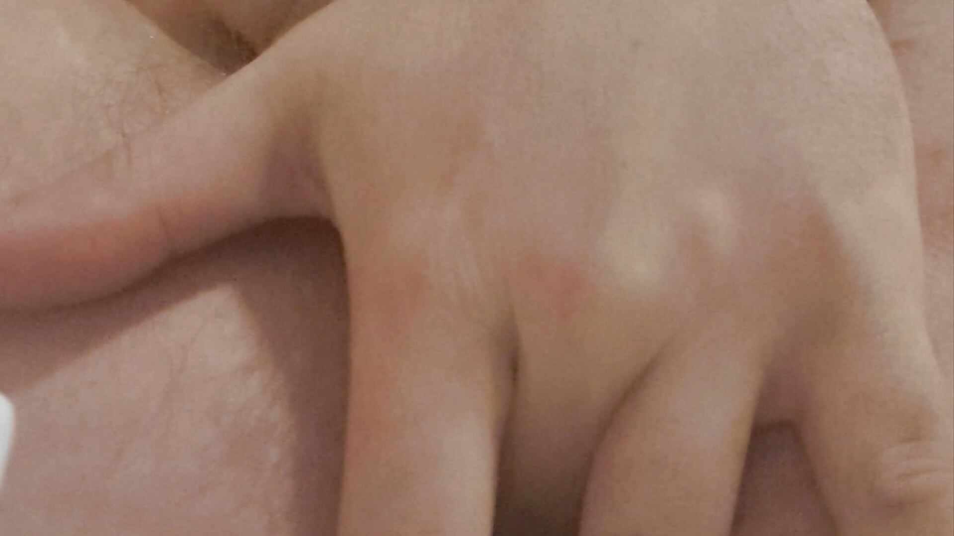 Das erste Mal meinen Finger im Arsch - video by MrXXY93 cam model